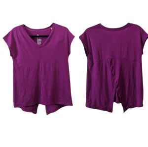 🌟 All In Motion short sleeve high low top slit back